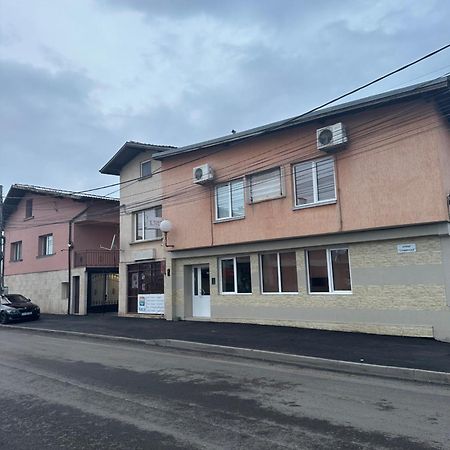Хотел Елит Kostinbrod Zewnętrze zdjęcie